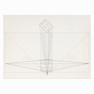 Op de afbeelding: Een zwart-witte lijntekening van een geometrische vorm met een vierkant aan de bovenkant en een lange, dunne vorm aan de onderkant.