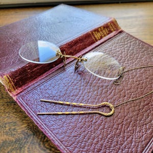Antique Pince-Nez Rimless Eyeglasses in original Case