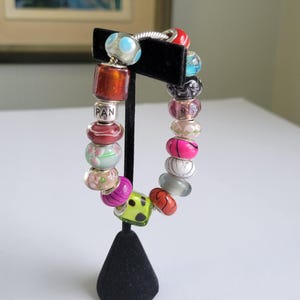 Bracelet en argent Pandora avec 16 breloques en perles de verre de style Pandora