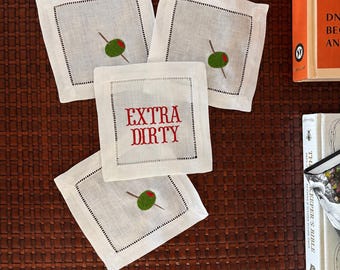 Geborduurde linnen cocktailservetten voor martini's - "Extra Dirty" - Set van 4
