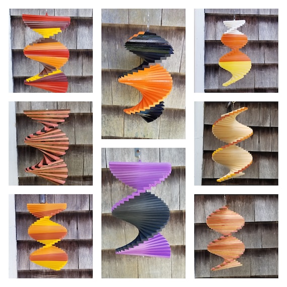 BLACK & WHITE Hanging Garden Outdoor Yard Twister Spinner Wind