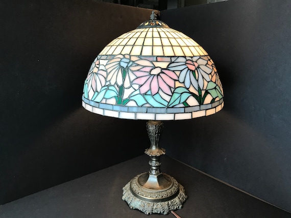 Vintage Tiffany Style Stained Glass Table Lamp Poinsettia Pattern
