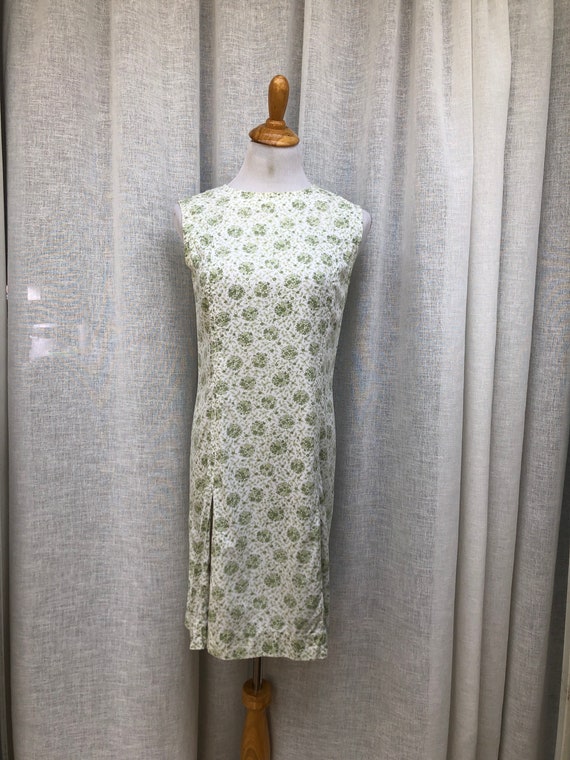 Vintage white and green floral cotton blend sleeve