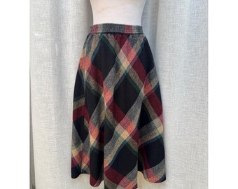 Eccobay diagonal pleated midi skirt tartan plaid pattern with red, green, beige