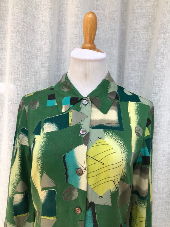 Green viscose abstract pattern blouse Japanese vi… - image 4