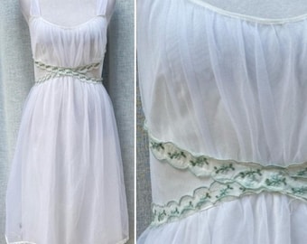 Vintage Radcliffe white floral embroidery nylon slip on lingerie negligee dress