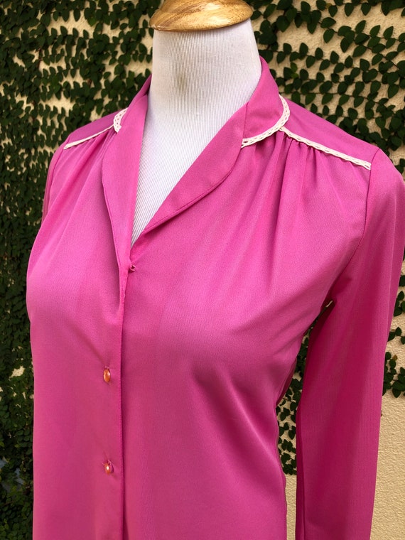 1960’s stretch polyester white lace trim hot pink… - image 3