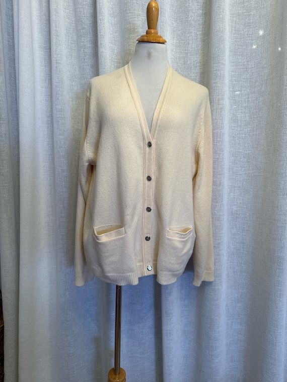 Burberry vintage wool knitted sand color cardigan