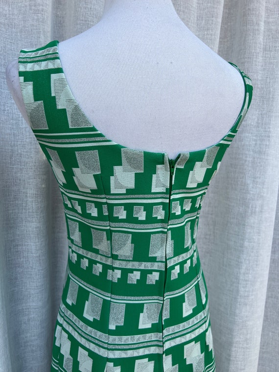 1960 Green with Metallic Goemetric Pattern Sleeve… - image 4