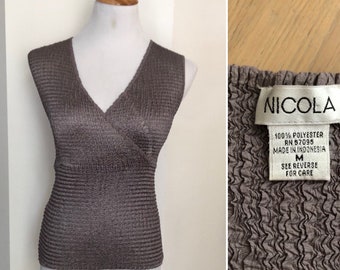 1990’s crinkled pleated plisse taupe grey polyester sleeveless v-neck top by Nicola, Miyake  style