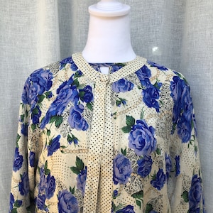 Diáne Fréis silk polka dot paisley blue floral pattern blouse cardigan set