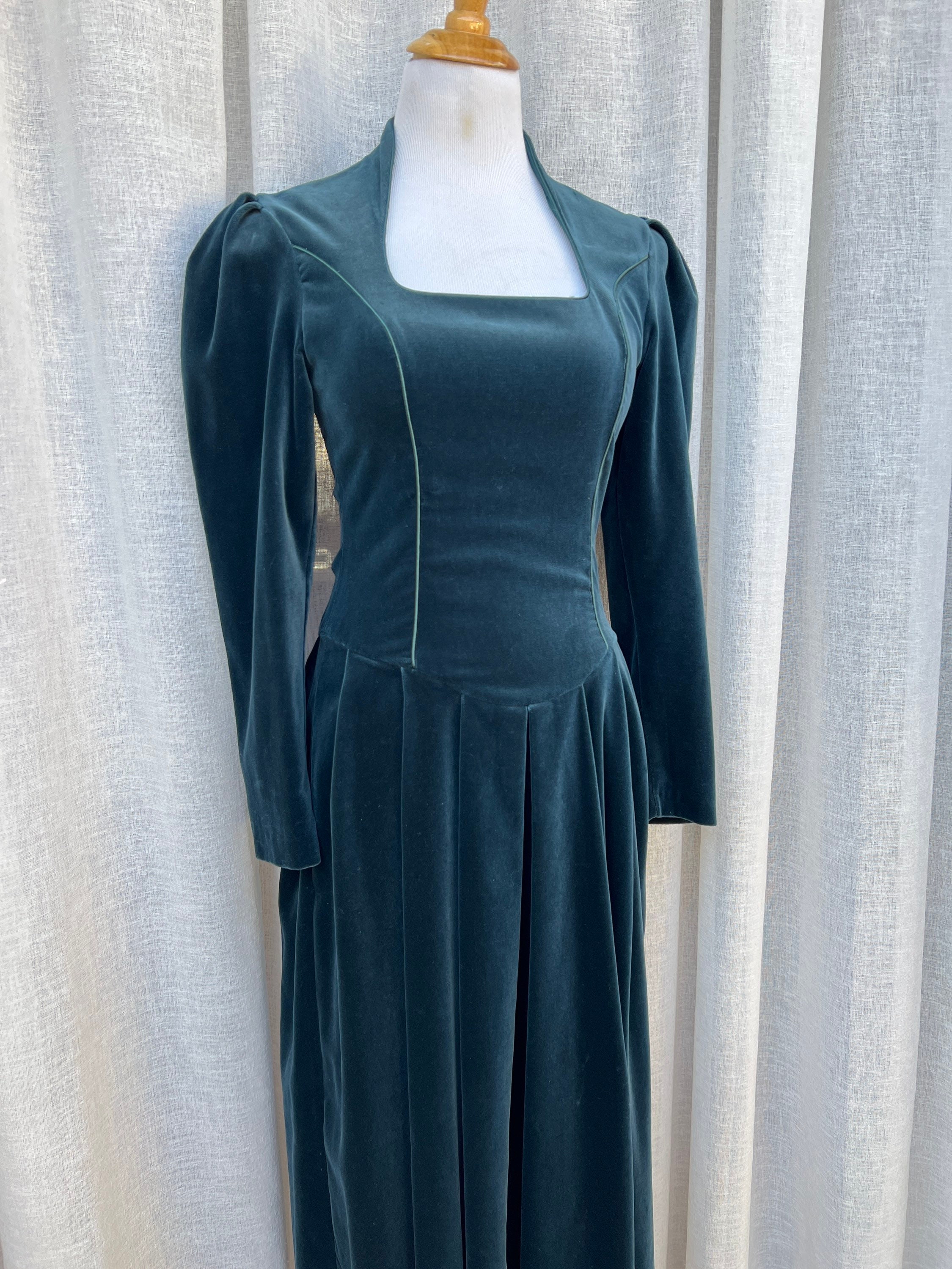 green emerald velvet dress 1980s Laura Ashley green dress with back bows