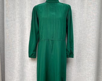 slim fit dress slacks Zara Women's Green Silk A-Line Halter Dress, Size S  Preworn