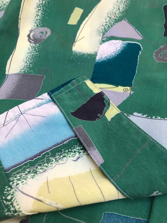 Green viscose abstract pattern blouse Japanese vi… - image 7