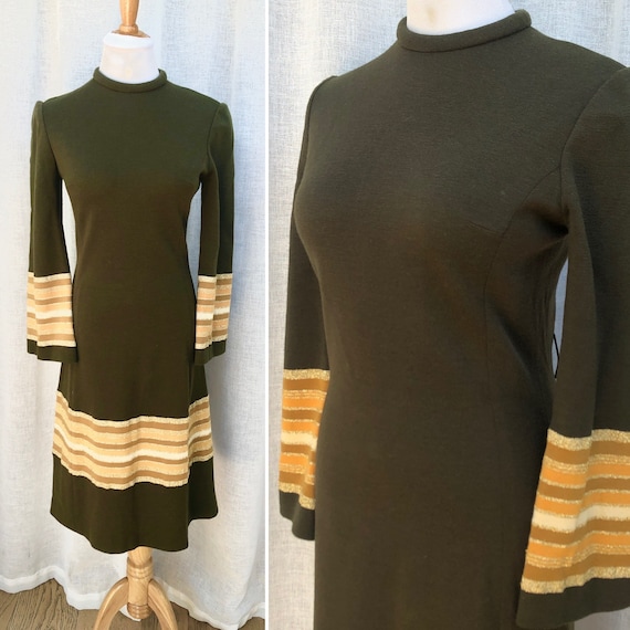 1960 moss green knitted wool long bell sleeves wit