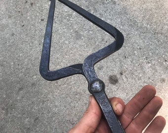 Blacksmith hammer tongs