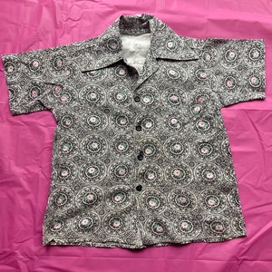 Xxs/xs 1940s FLORAL PRINT faded cotton short sleeve blouse vintage forties pocket top image 3