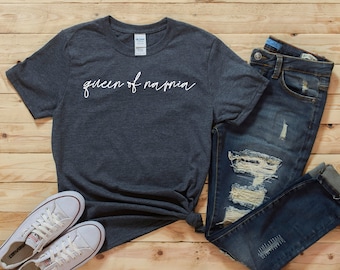 Queen of Narnia - T Shirt - Fandom - Lucy Pevensie, Susan Pevensie