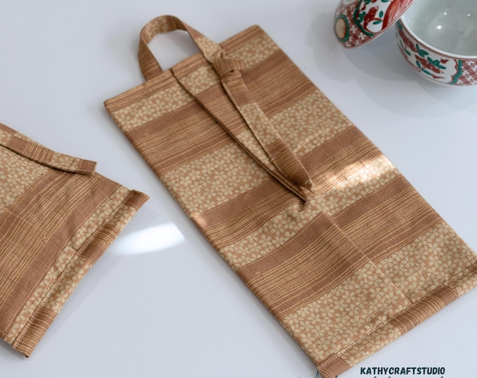 Handmade sewing gift || Japanese Kasuri Cotton Fabric Tissue Pouch || Two way hanging tissue cover || Handmade in Sydney