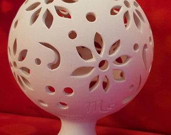 Blütenzauber Rosenkugel  -  aus naturbelassenem, weißen Ton  - 12cm Durchmesser - ein ideales Geschenk zum Muttertag