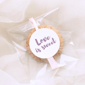 Glänzende weiße Aufkleber, Zeitgenössisch, Liebe ist süß, Hochzeitsaufkleber, Hochzeitsaufkleber, Aufkleber für Süßigkeitenwagen