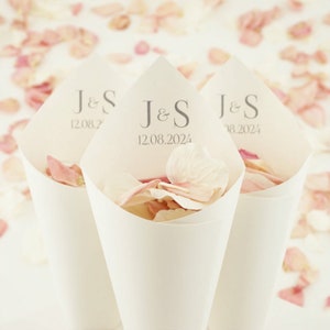 Cônes de confettis de mariage fabriqués à la main avec initiales personnalisées - ivoire, blanc, kraft