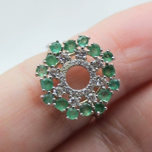 Round Natural Green Emerald and Cubic Zirconia sz 6 Ring 925 Sterling Silver