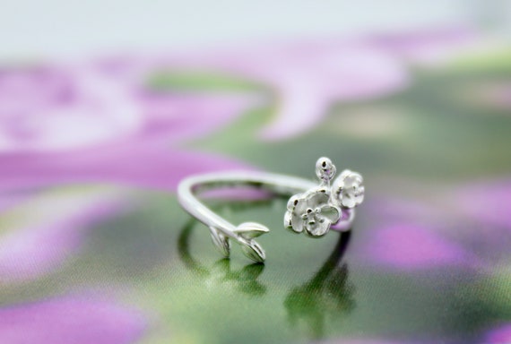 Dainty Flower and Leaf 925 Sterling Silver Open Ring, White Dainty Flower and Leaf 925 Sterling Silver Open Ring, White