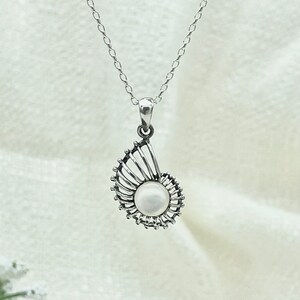 925 Sterling Silver Seashell Mother of Pearl Pendant Necklace, sea shell neclace