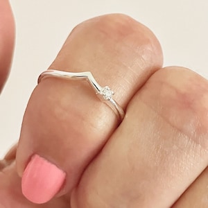 Elegant sterlingsilverring med chevron och gnistrande kubisk zirkonia för tjej/kvinna, söt minimalistisk stapelbar