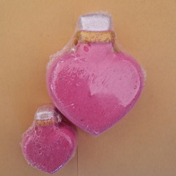 Pink heart love potion bottle bathbomb, Snow Angel scented bathbomb, Fantasty bathbomb pink, gift for gamers