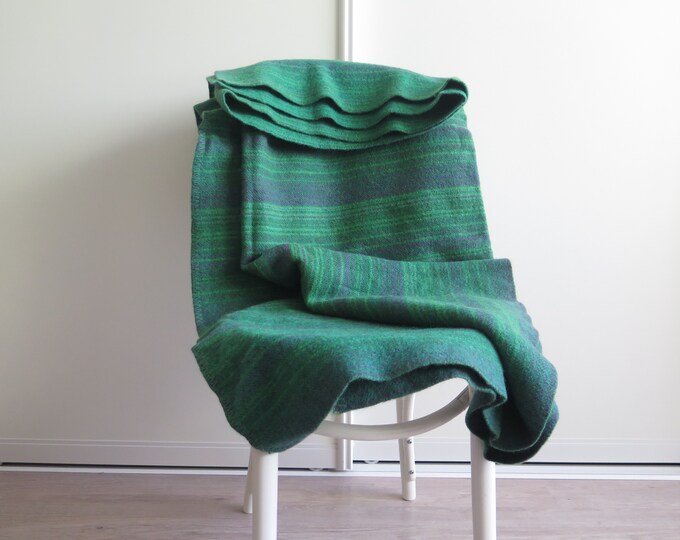 Viola Gråsten Blanket / Plaid snark. Red Woolen Etsy