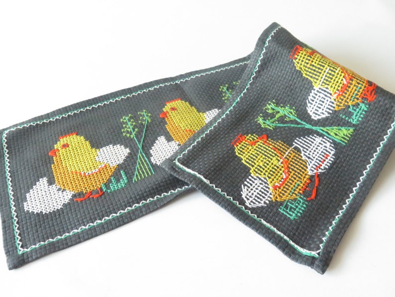 Dark Green Yellow Easter Chicks Easter Eggs Embroidery #4-01-35 Vintage Easter Table Cloth