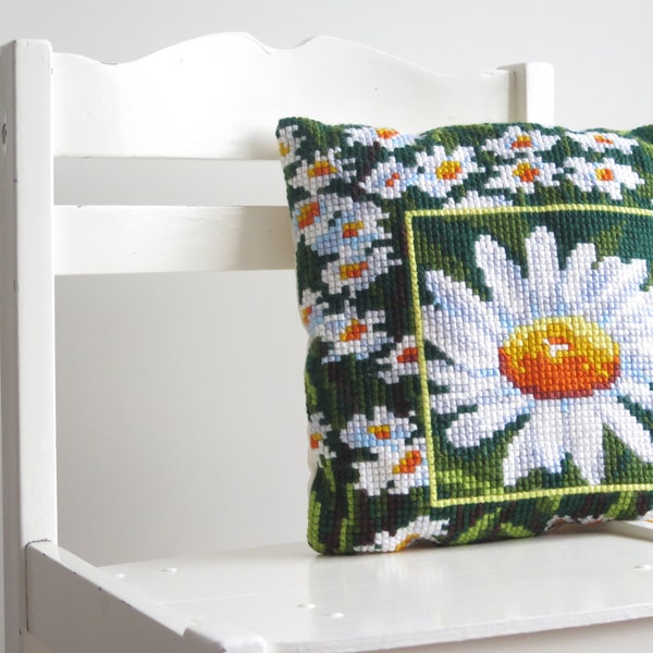 RESERVED ....... Embroidered Pillow Floral Cushion, Decorative Pillow for Sofa, Bright Pillow, Green White Yellow, Daisies #4-47-30