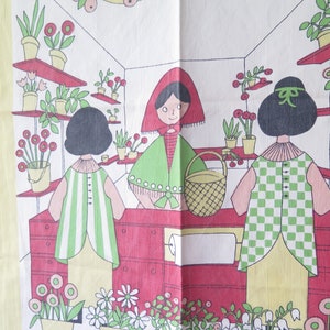 Vintage Tea Towel Designed by Ullas, Decorative Collectible Vintage Towel, Flower Shop Women Flowers 4-36-27 image 4