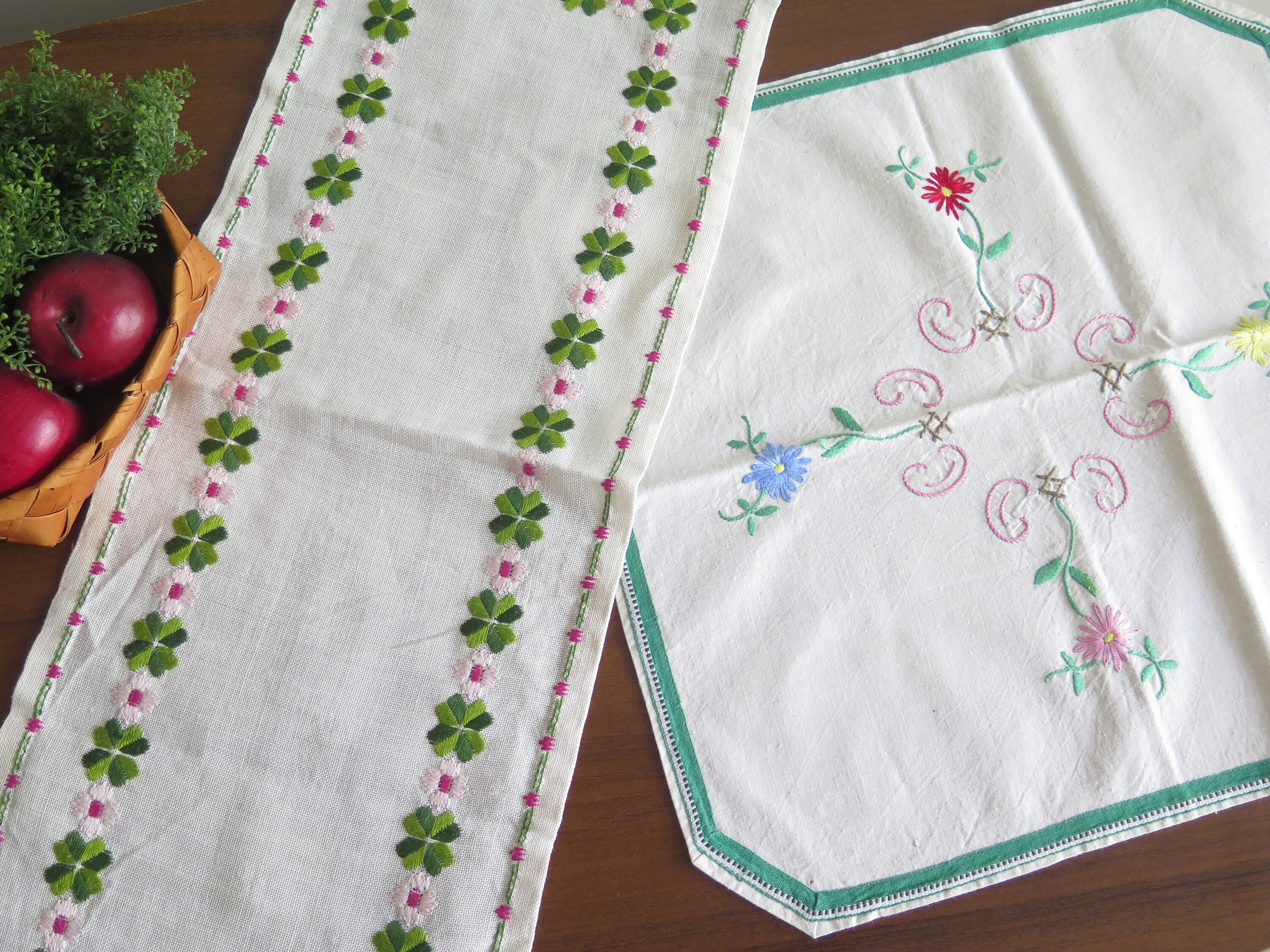 刺繍テーブルクロス 2枚セット、スウェーデン刺繍 スカンジナビア風
