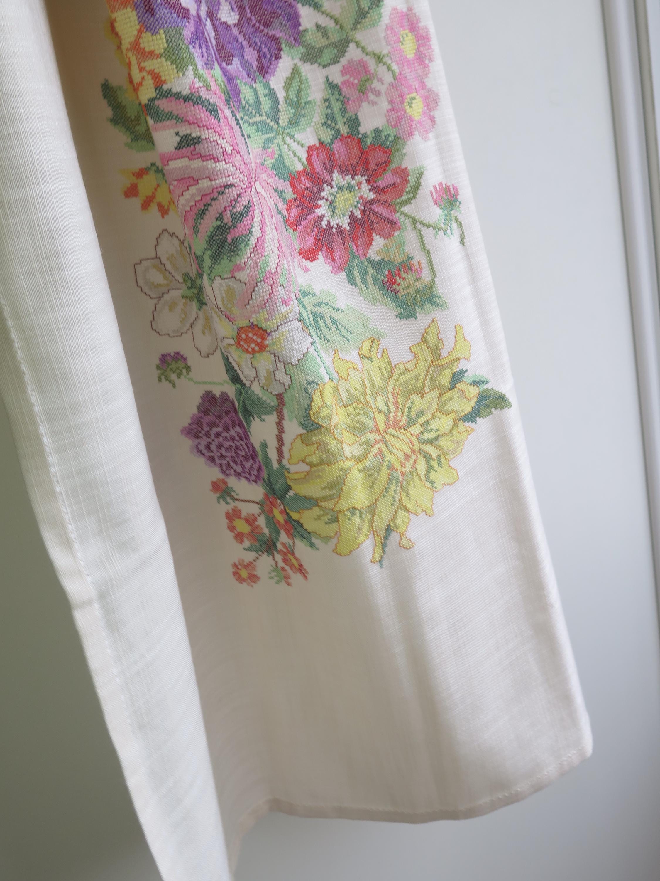 カラフルな花の刺繍テーブルクロス、ハンドメイドヴィンテージ #5-45-5