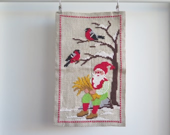 スウェーデン　クリスマス飾り　ハンドメイド　ヴィンテージ 刺繍入り壁掛け装飾 スウェーデン製 ヴィンテージ 壁飾り ノーム