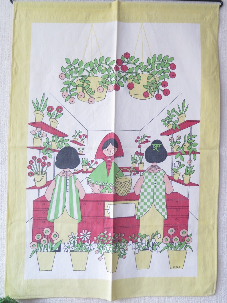Vintage Tea Towel Designed by Ullas, Decorative Collectible Vintage Towel, Flower Shop Women Flowers 4-36-27 image 7