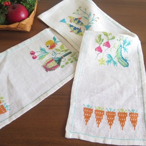 Embroidered Table Cloth Table Runner with Vegetables Fruits Wine Fish Rooster, Scandinavian Vintage Handmade Textiles #4-38-19