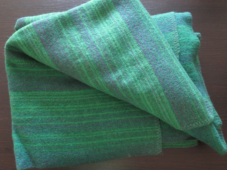 Plaid Blanket par Viola Gråsten Tidstrand, Green Wool Winter Warm Throw vintage Home Decor 5-36-28 image 6