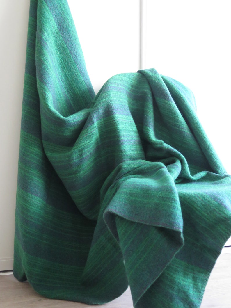 Plaid Blanket par Viola Gråsten Tidstrand, Green Wool Winter Warm Throw vintage Home Decor 5-36-28 image 7