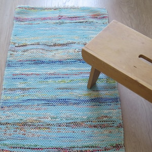 Corredor de piso tecido, tapete longo pano azul multicolorido listrado feito à mão vintage sueco 201 x 57 cm / 79,1 x 22,4 pol., escandinavo #4-67-24