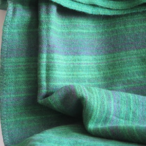 Plaid Blanket par Viola Gråsten Tidstrand, Green Wool Winter Warm Throw vintage Home Decor 5-36-28 image 3