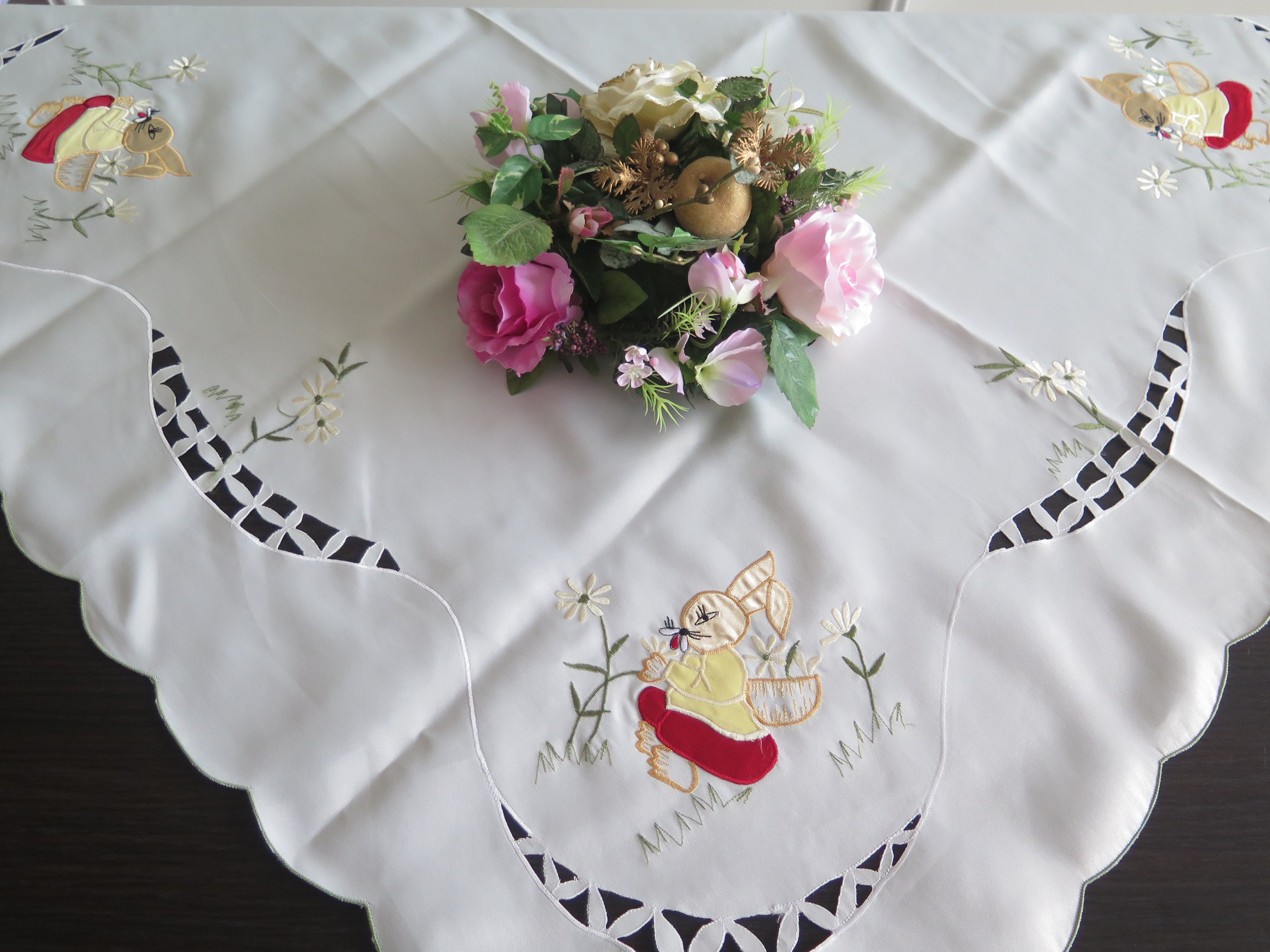 Vintage easter tablecloth embroidered german - Etsy 日本
