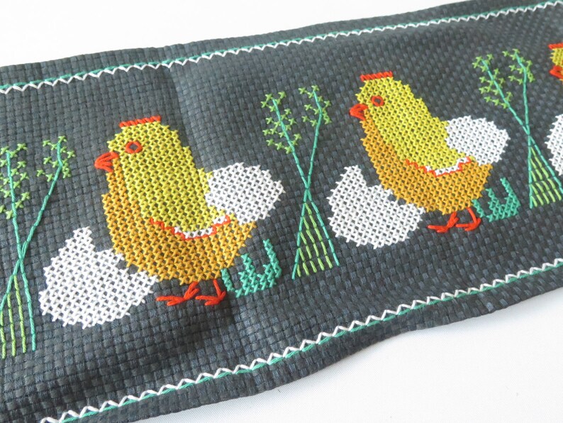 Dark Green Yellow Easter Chicks Easter Eggs Embroidery #4-01-35 Vintage Easter Table Cloth