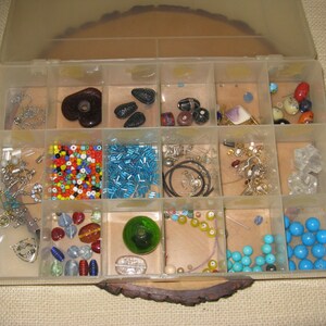 Slotted Storage Case w/ Beads and Findings