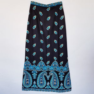 Fab paisley 1970s summer maxi slim line skirt in a UK size small