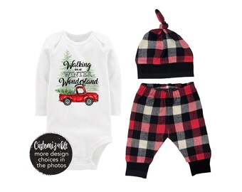 Kerstboom Truck Romper Buffalo geruite broek winter babyoutfit jongen rood zwarte buffel geruite wandelen in een Winter Wonderland lied shirt