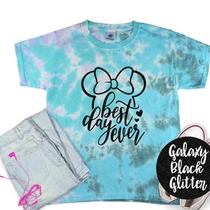Il giorno migliore di sempre Minnie Disney Tie Dye Vacanza Maglietta con fiocco luminoso Galaxy Nero brillante Glitter Vinile Bambino Giovane Adulto Tie Dye Arcobaleno Tie Dye